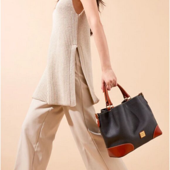 Dooney Burke - Pebble Grain Barlow - Picture 2 of 5